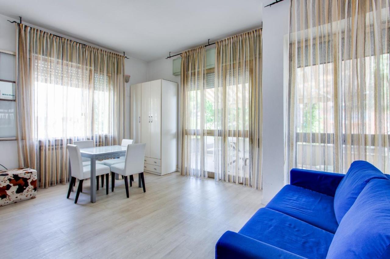 Hotel Flora Milano Marittima Exterior photo