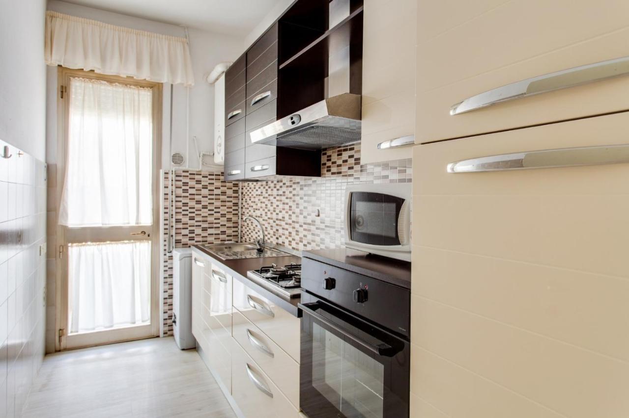 Hotel Flora Milano Marittima Exterior photo