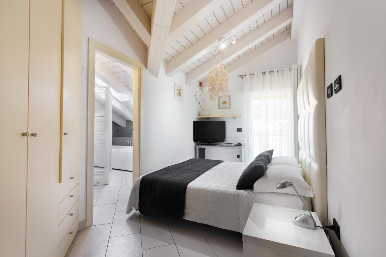 Hotel Flora Milano Marittima Exterior photo