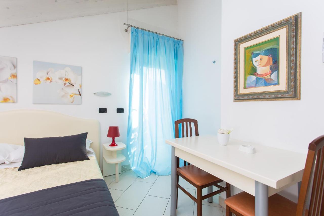 Hotel Flora Milano Marittima Exterior photo